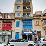 Stylish & Penthouse With Seaviews And Jacuzzis