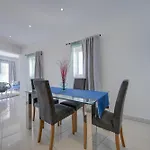 Stylish & Penthouse With Seaviews And Jacuzzis *