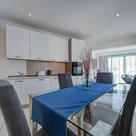 Sapphire Residences - 2 Bedroom With Views By Shortletsmalta