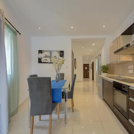 Sapphire Residences - 2 Bedroom With Views By Shortletsmalta * سليمة