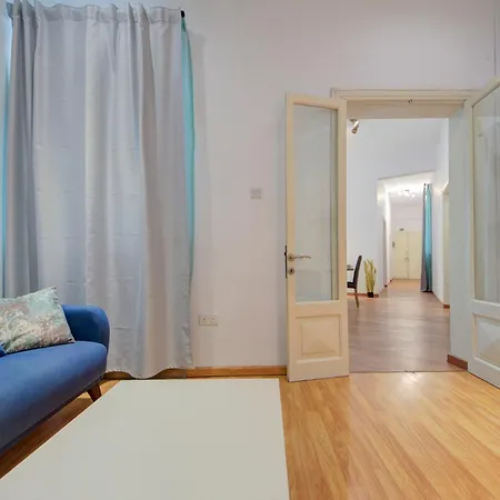 아파트 Stylish & Penthouse With Seaviews And Jacuzzis