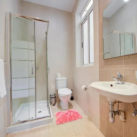 Stylish & Penthouse With Seaviews And Jacuzzis *