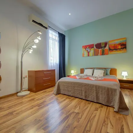 Stylish & Penthouse With Seaviews And Jacuzzis 슬리에마