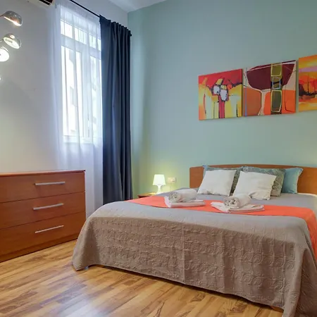 Stylish & Penthouse With Seaviews And Jacuzzis 아파트
