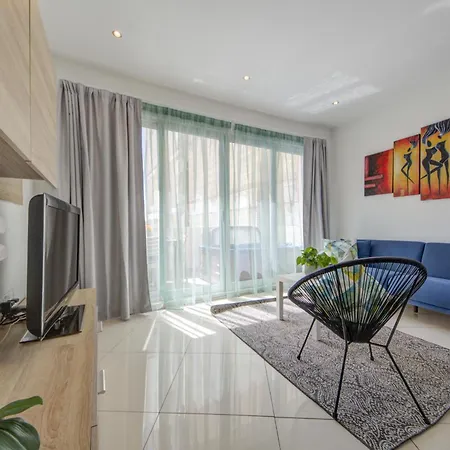 Stylish & Penthouse With Seaviews And Jacuzzis Appartamento