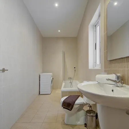 Stylish & Penthouse With Seaviews And Jacuzzis Apartmán *