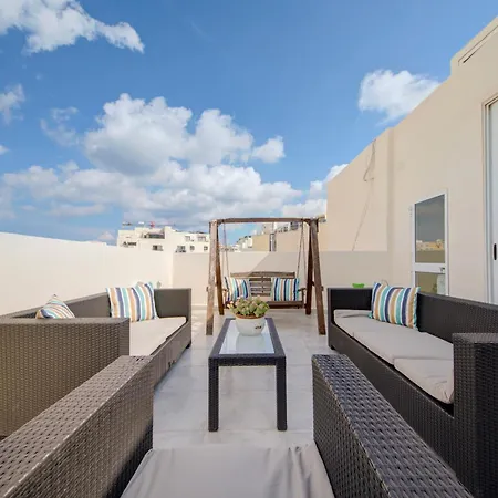 Stylish & Penthouse With Seaviews And Jacuzzis Sliema