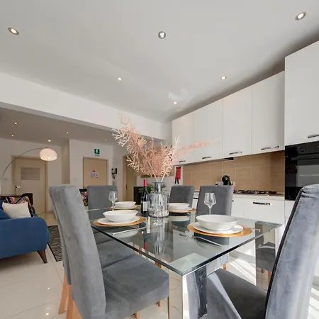 Sapphire Residences - 2 Bedroom With Views By Shortletsmalta
