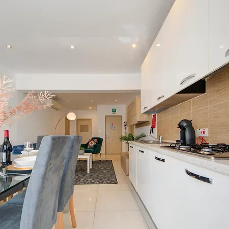 Sapphire Residences - 2 Bedroom With Views By Shortletsmalta