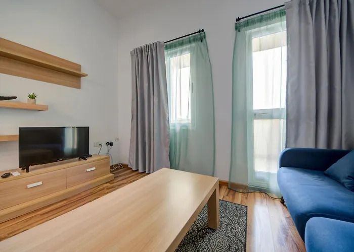 Stylish & Penthouse With Seaviews And Jacuzzis شقة سليمة