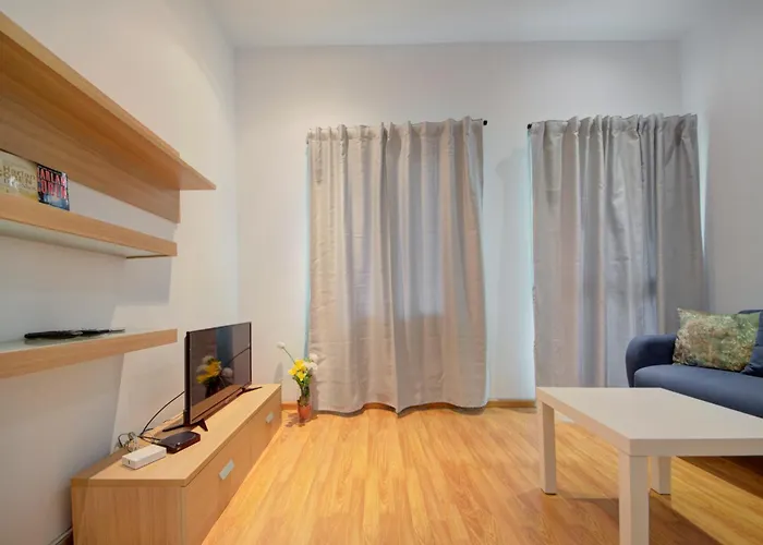 Stylish & Penthouse With Seaviews And Jacuzzis * سليمة