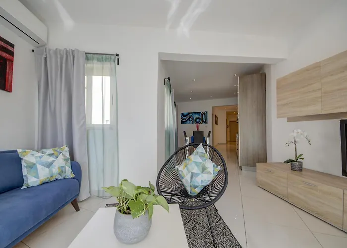 Stylish & Penthouse With Seaviews And Jacuzzis