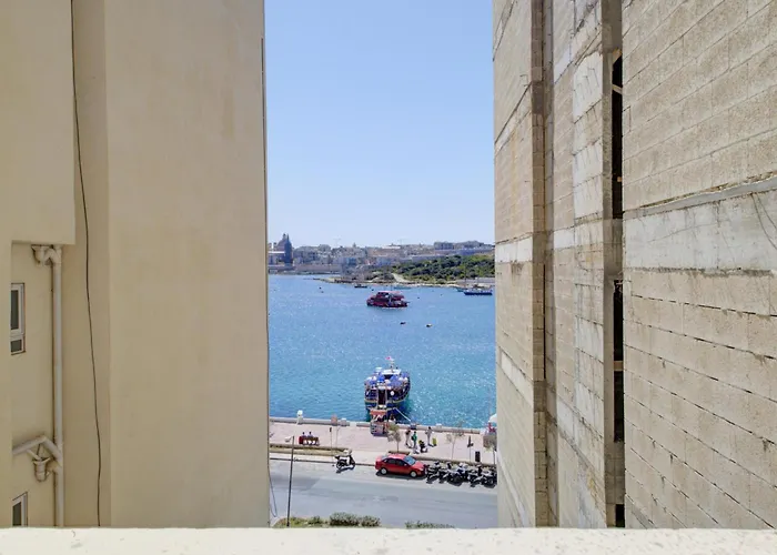 Stylish & Penthouse With Seaviews And Jacuzzis Apartment