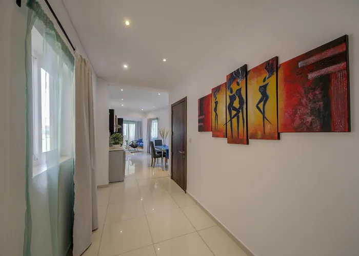 Stylish & Penthouse With Seaviews And Jacuzzis * Sliema