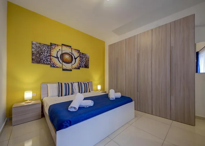 Stylish & Penthouse With Seaviews And Jacuzzis Apartment