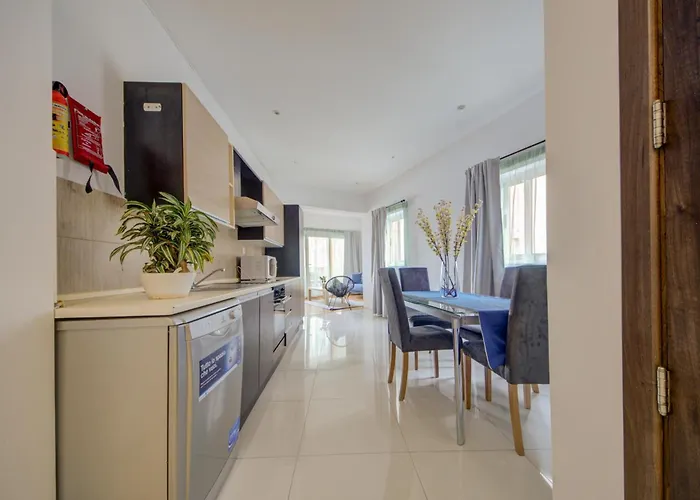 Stylish & Penthouse With Seaviews And Jacuzzis * Sliema