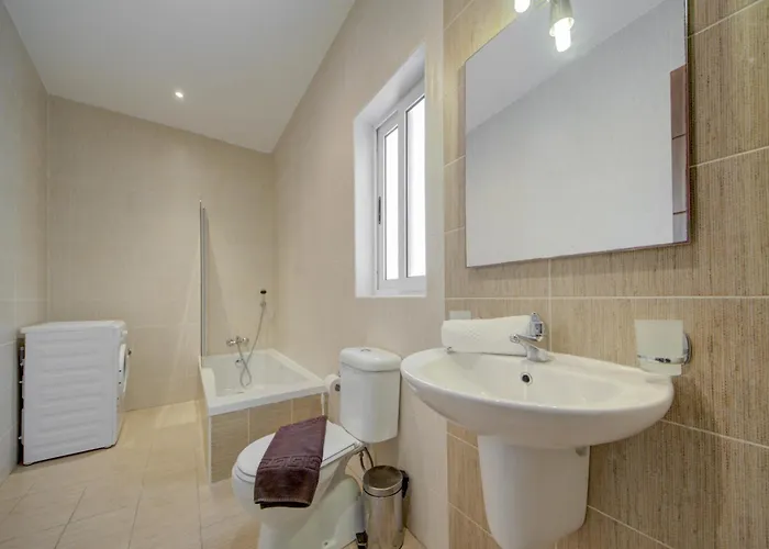 Stylish & Penthouse With Seaviews And Jacuzzis Apartment