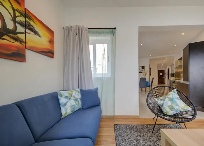 Stylish & Penthouse With Seaviews And Jacuzzis