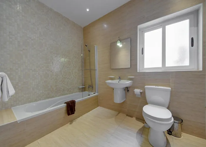 Stylish & Penthouse With Seaviews And Jacuzzis *