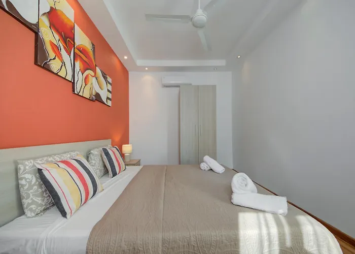 Stylish & Penthouse With Seaviews And Jacuzzis Sliema