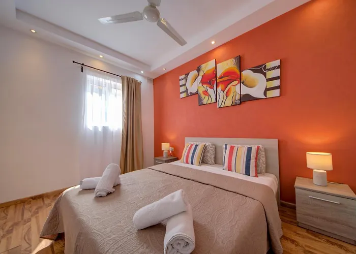 Stylish & Penthouse With Seaviews And Jacuzzis Apartment