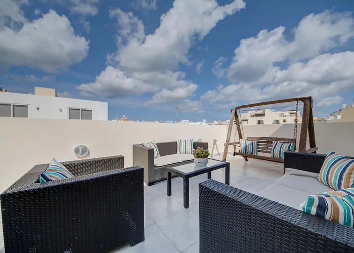 Stylish & Penthouse With Seaviews And Jacuzzis شقة